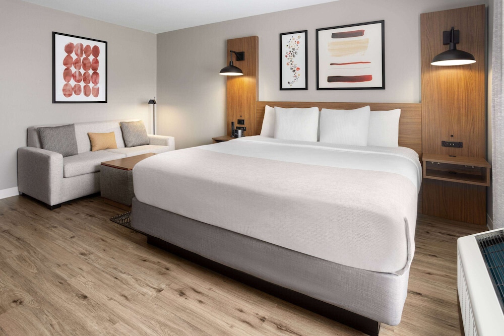 Hawthorn Extended Stay by Wyndham Williston/Burlington 8/38