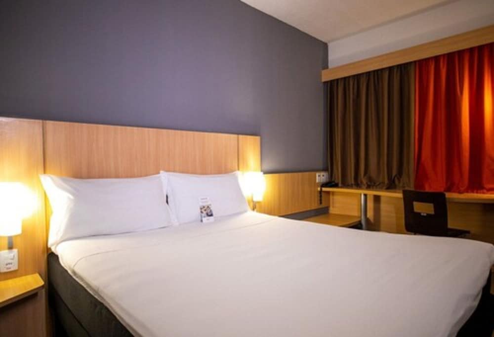 Ibis Petrolina 17/50