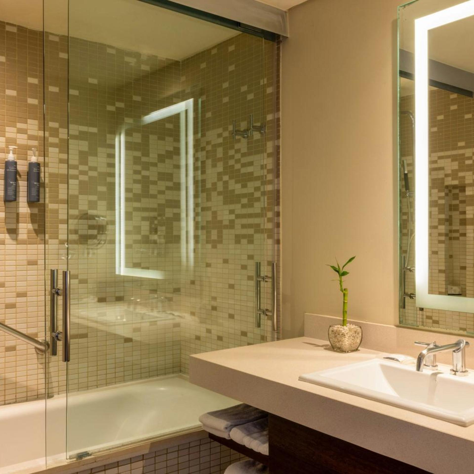 غرفة كلاسيكية كبيرة بسريرين كوين بشرفة، The Westin Cozumel 3/4