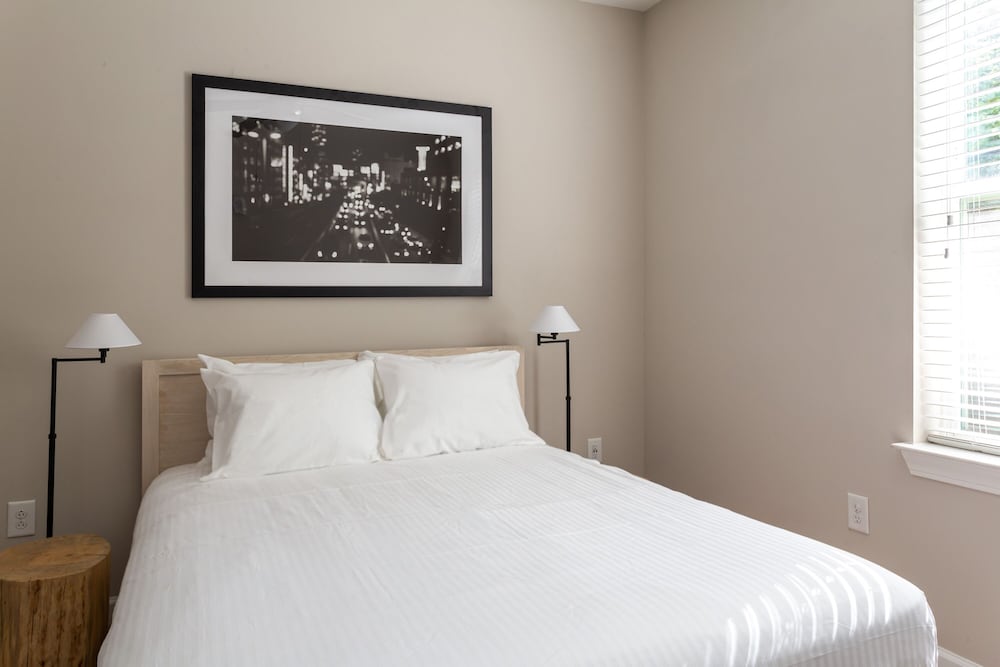 2 BEDROOMS, SUPERIOR, APARTMENT, POOL ACCESS