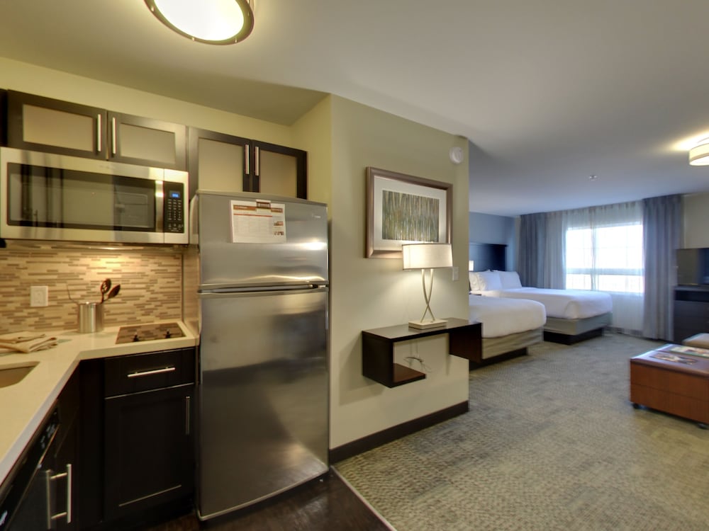 STAYBRIDGE SUITES MADISON FITCHBURG 38/71