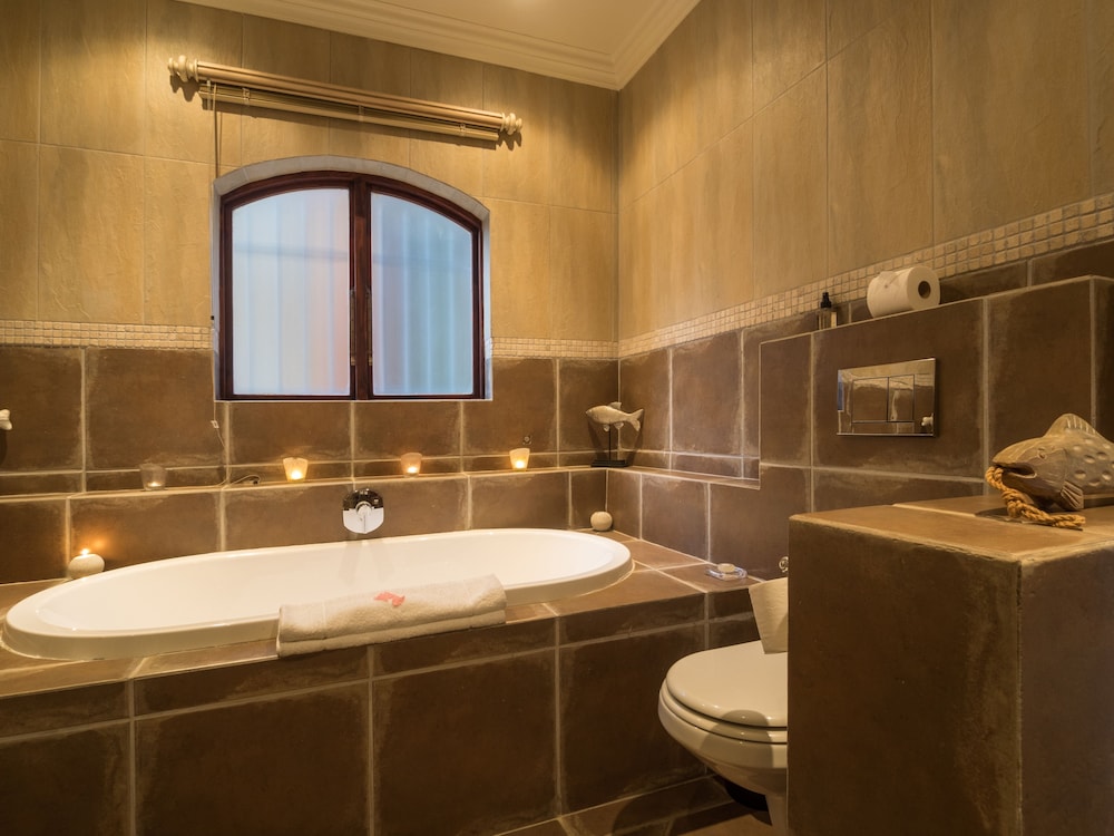 Villa Paradisa Guest House 41/44