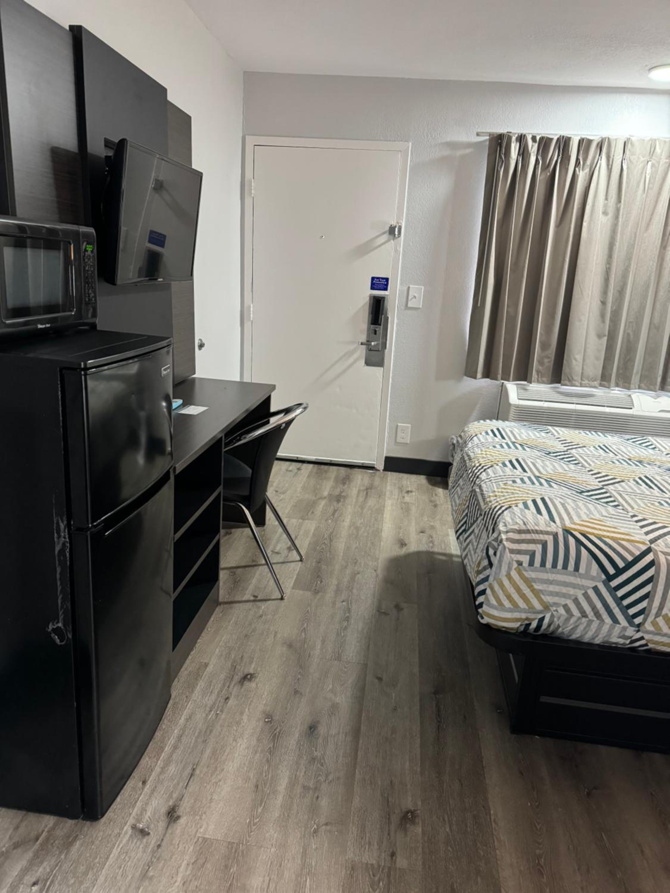 غرفة ديلوكس بسرير كوين، Motel6 Bradenton, FL 6/10