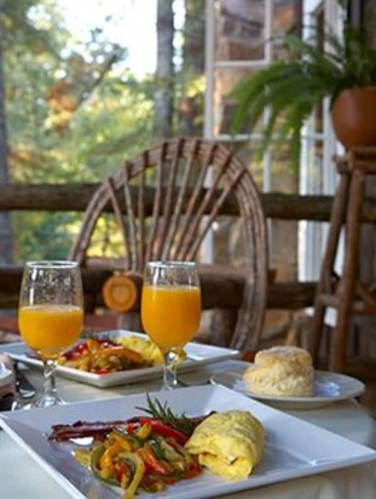 Lake Rabun Hotel Restaurant 35/50