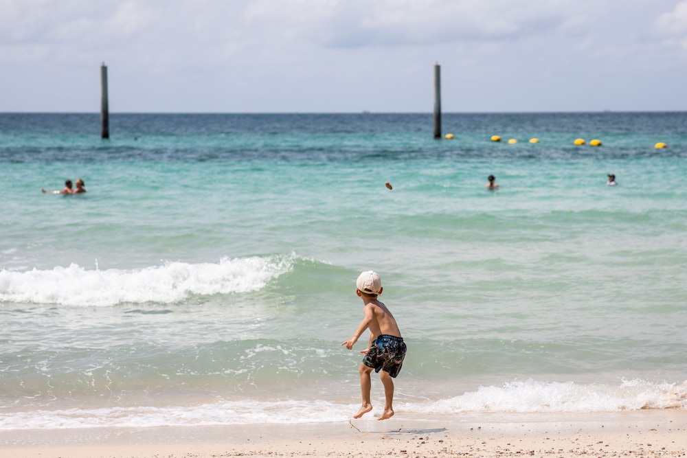 Xanadu Beach Resort 45/50