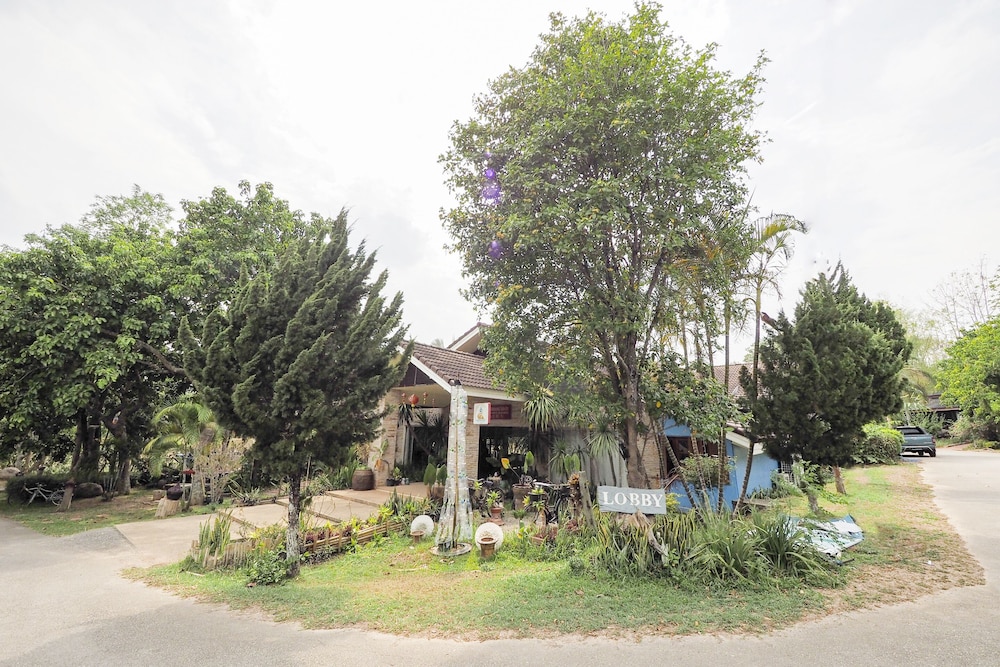 Saensukkho Hotel & Resort 62/65