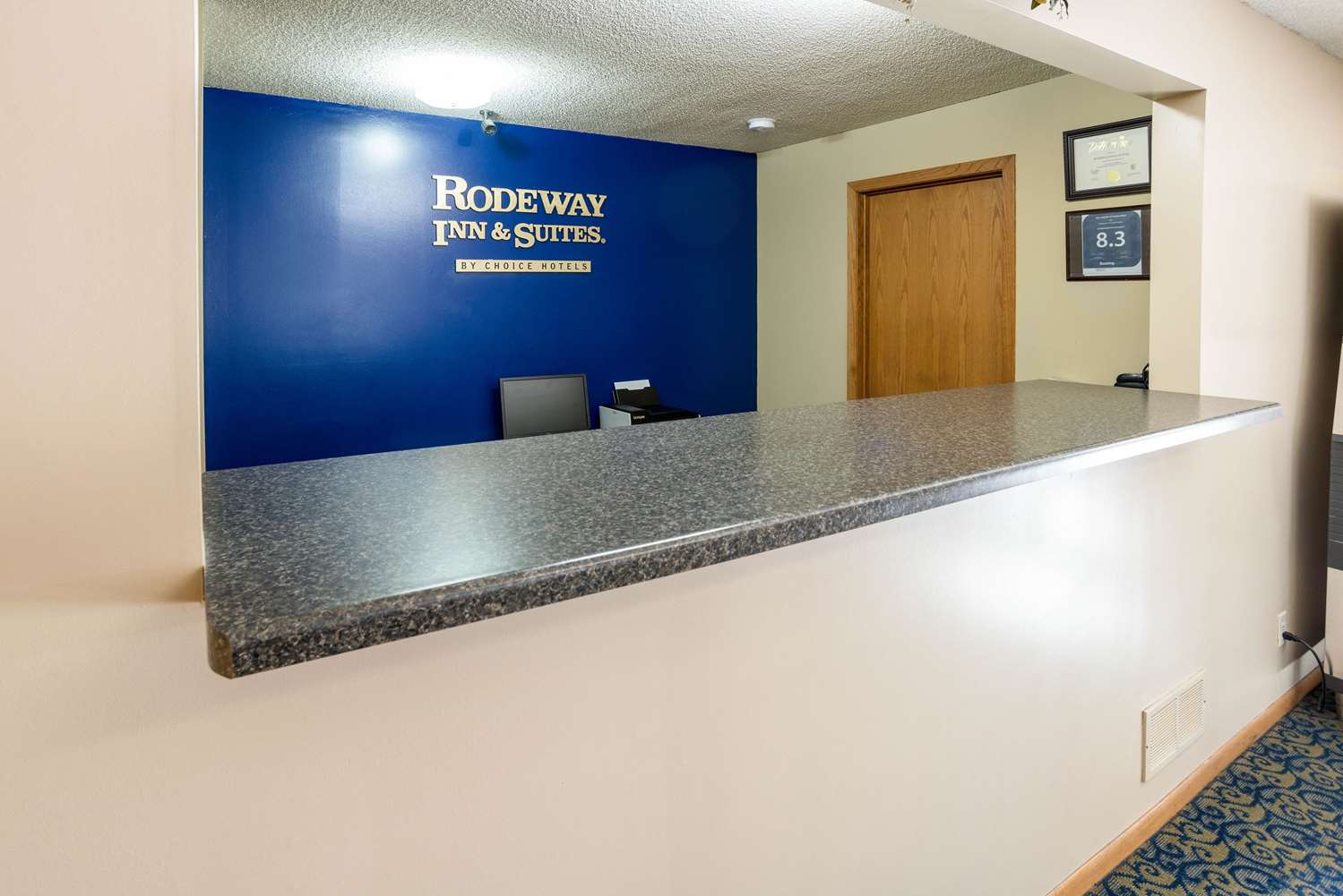 Rodeway Inn & Suites Austin I-90 1/9
