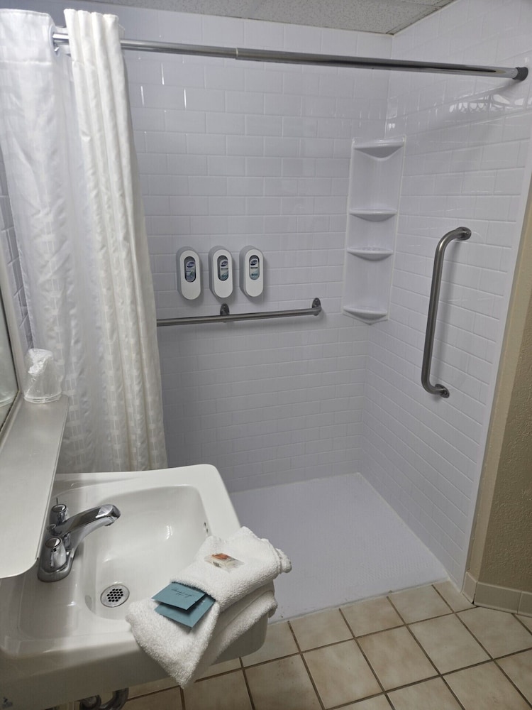 Barkers Island Inn Resort 47/48