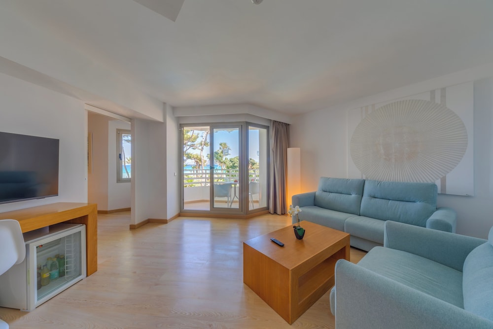 Playa Esperanza Resort 58/82