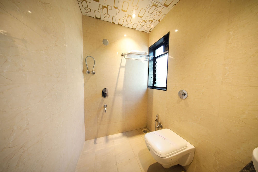 Shivam Hotel 55/58