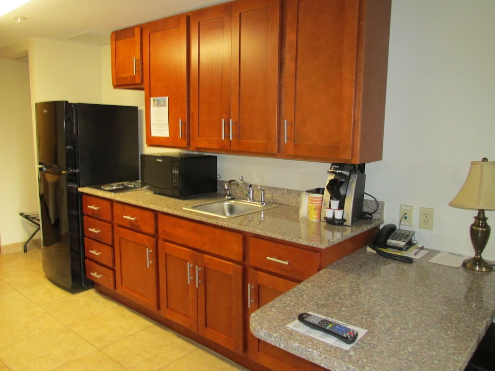 CRYSTAL SPRINGS INN AND SUITES 12/39