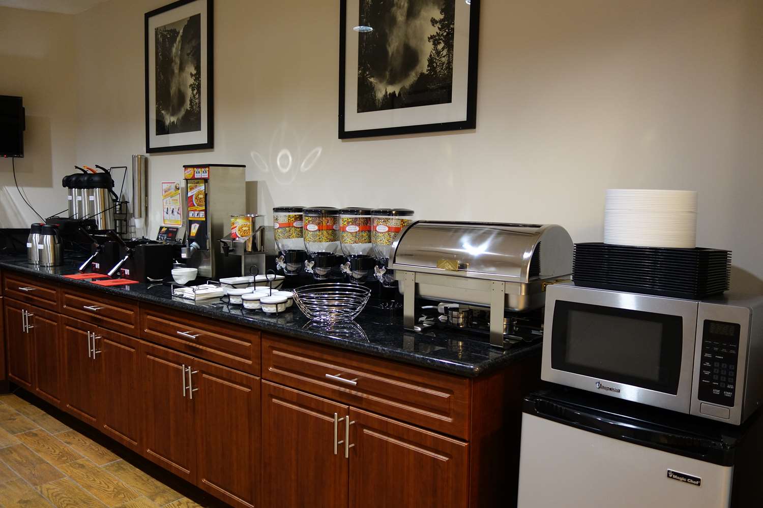 Ramada by Wyndham Sacramento 16/28