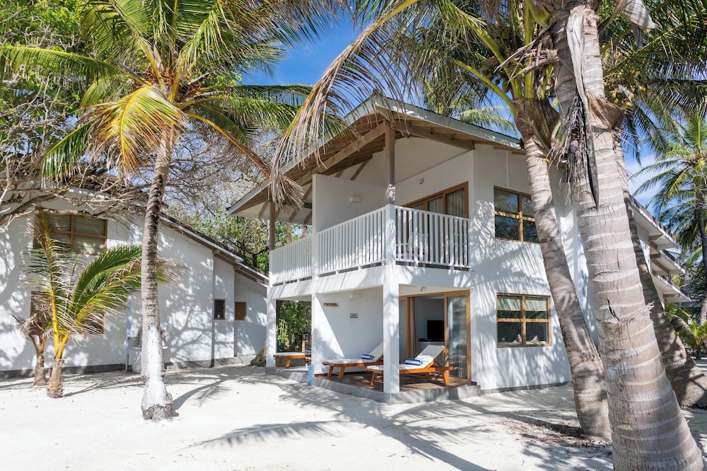 Cinnamon Dhonveli Maldives 81/89