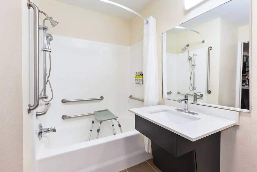 Candlewood Suites Huntersville Lake Norman Area 67/69