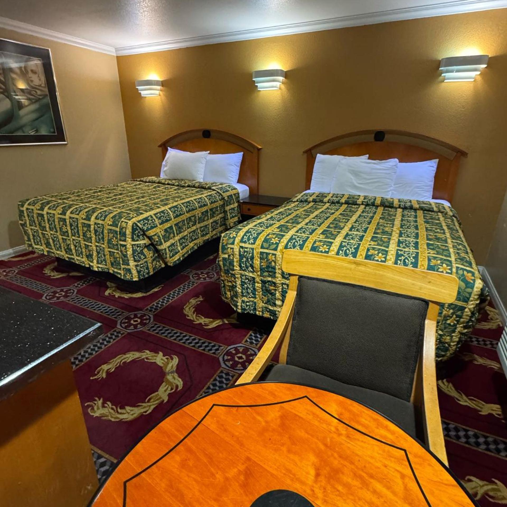 Sunrise Inn Gardena 25/27
