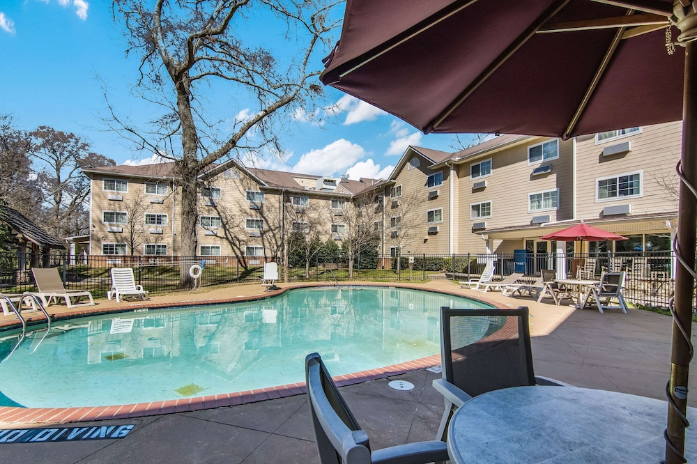 Sleep Inn & Suites Columbus near Fort Benning 3/44