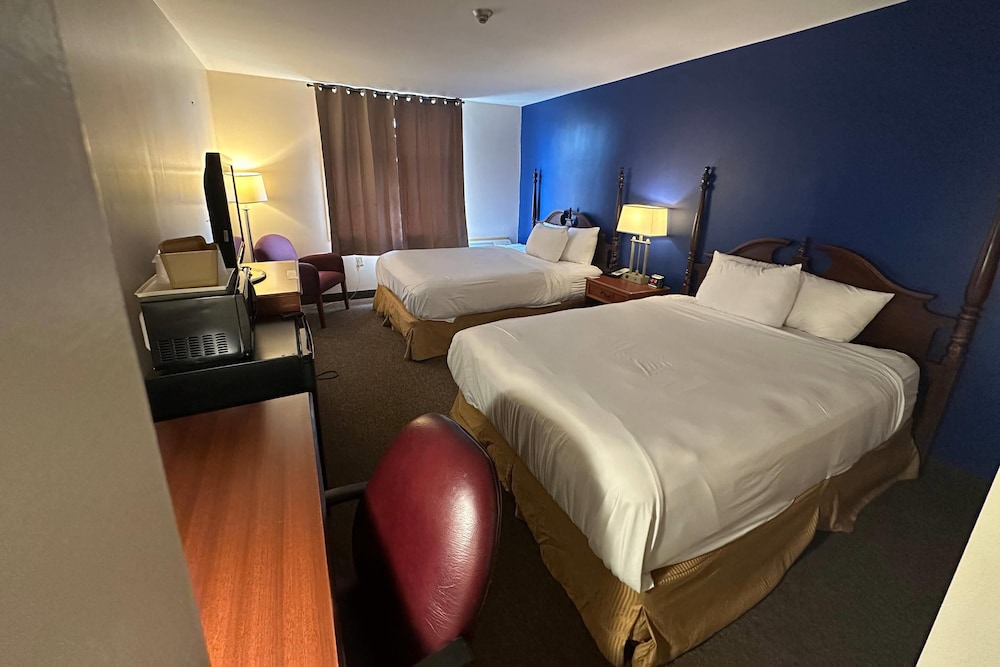 غرفة قياسية بسريرين كوين، Econo Lodge City Centre Kingston 8/10