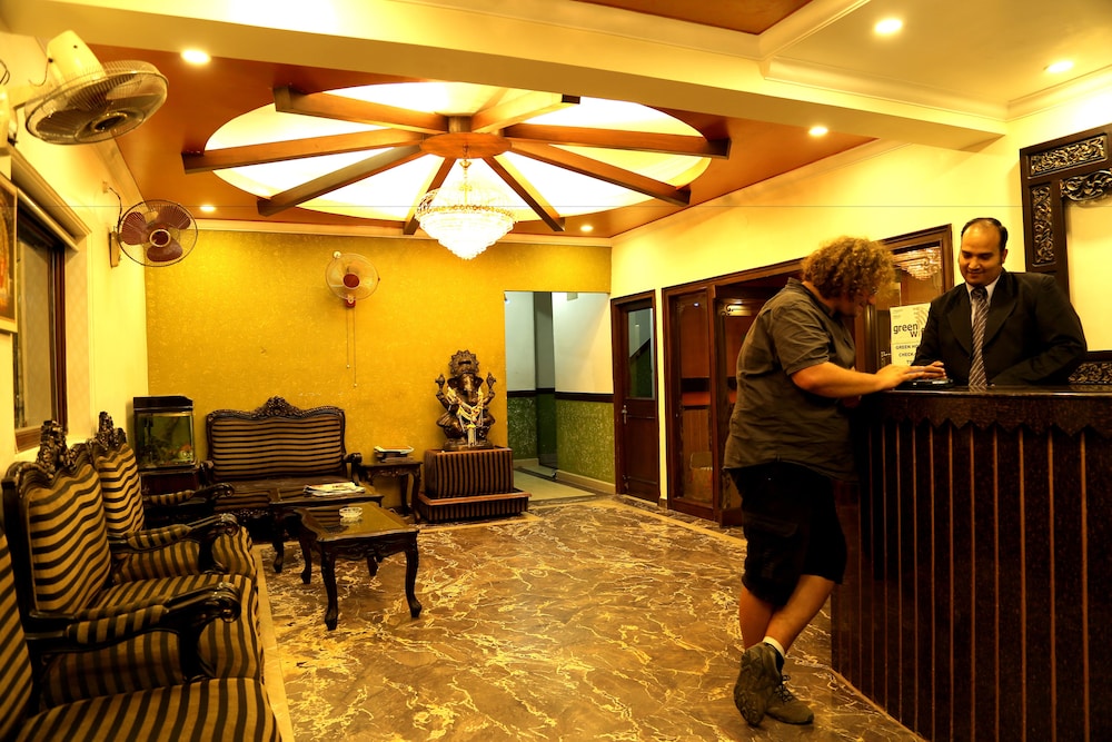 Green Hotel 33/49