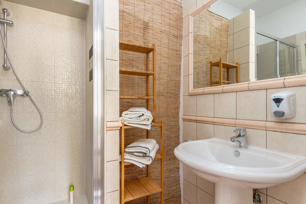 Apartments Aspalathos 50/56