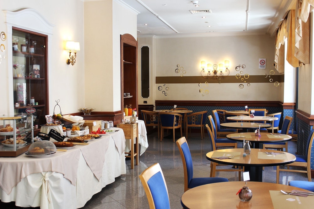 restaurant cafeteria