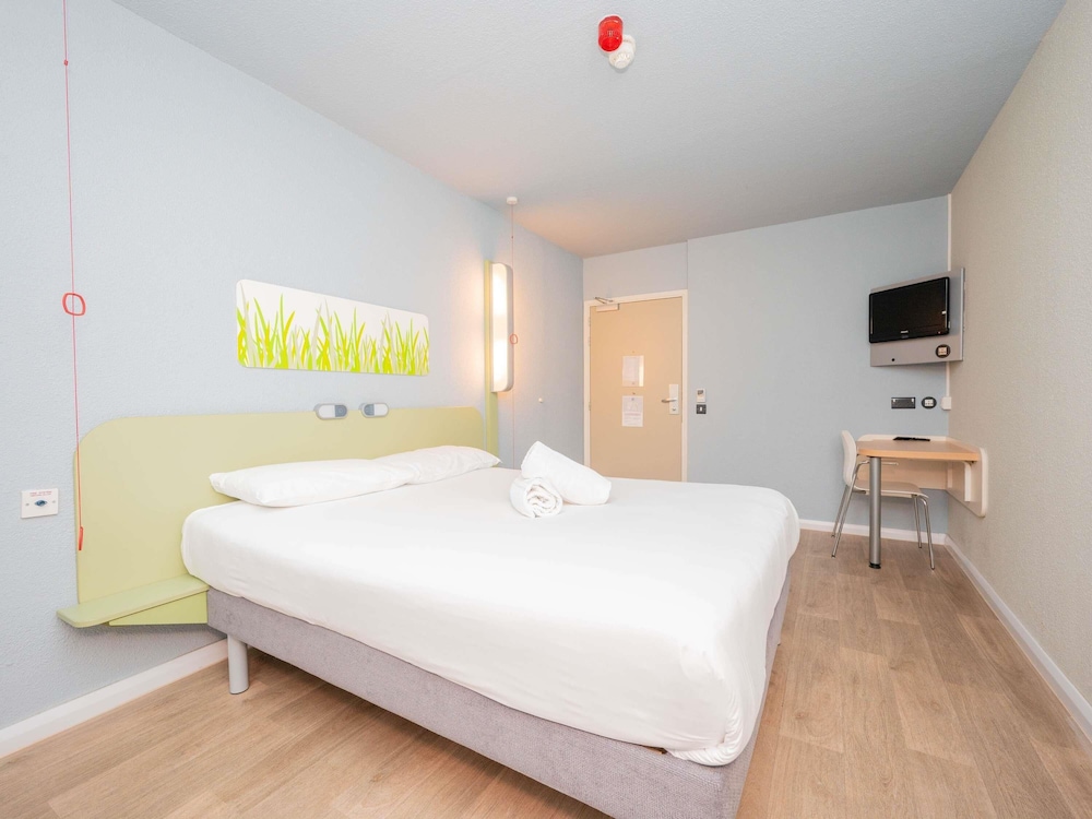 Ibis Budget London Barking 12/48