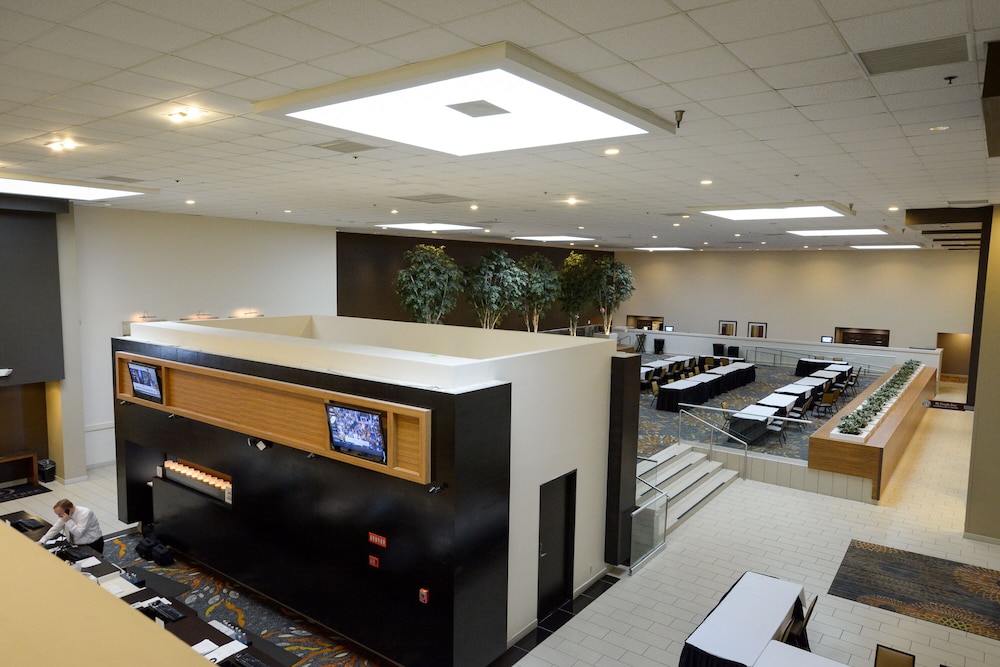Lobby at Wyndham Columbus, COLUMBUS - OH