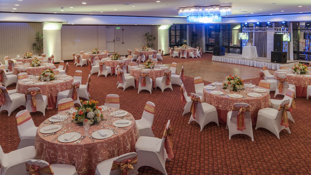 Delta Hotels by Marriott San Jose Aurola 40/50