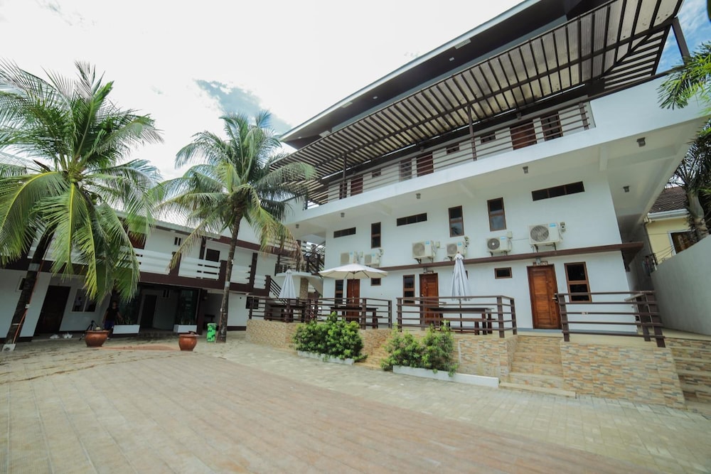 Bataan White Corals Beach Resort 6/42