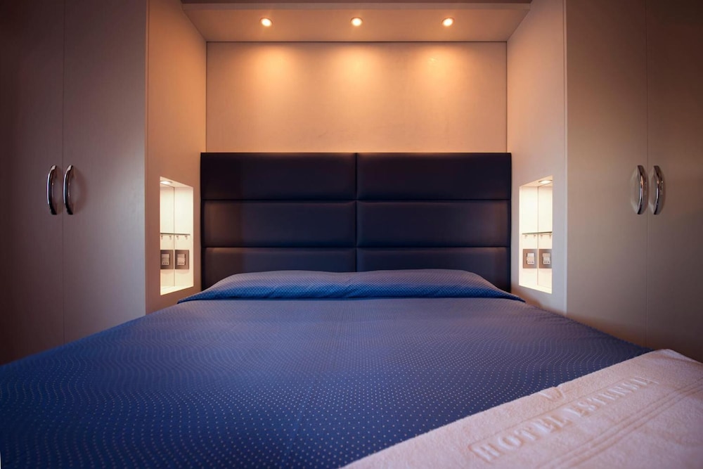 Hotel Estense 19/40