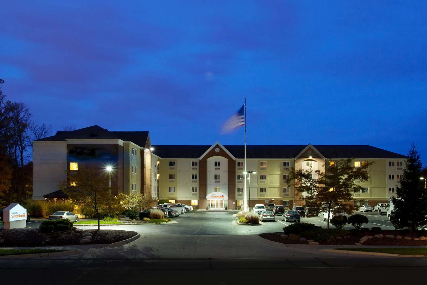 Sonesta Simply Suites Cleveland North Olmsted Airport 1/9