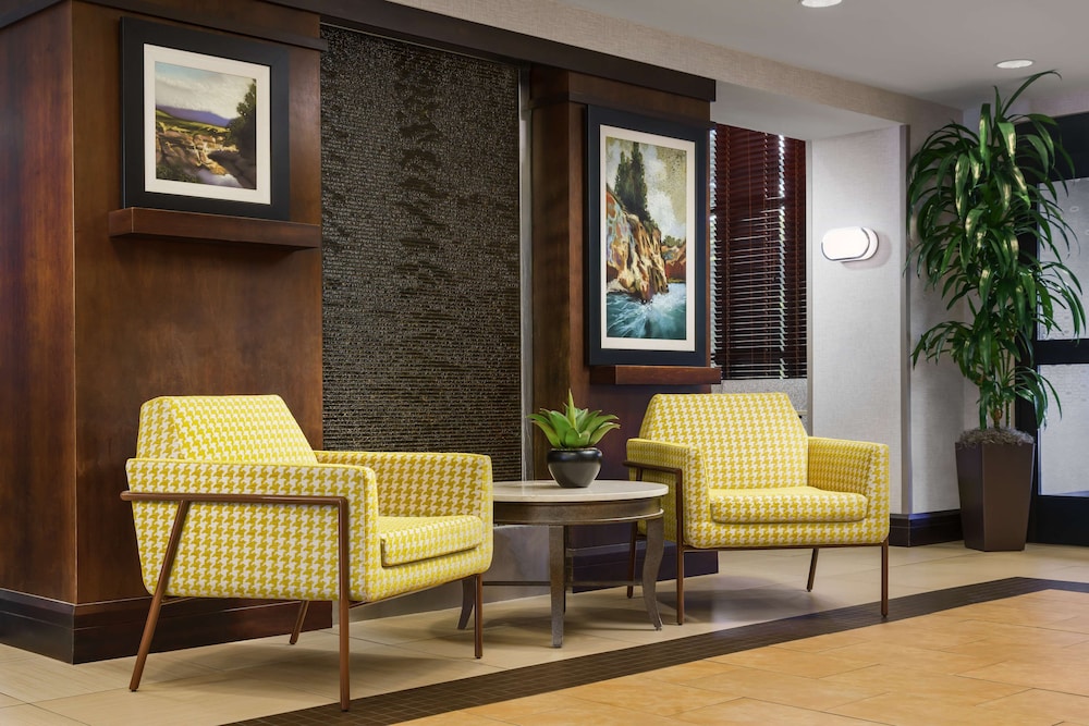 Hampton Inn Suites West Sacramento 38/62