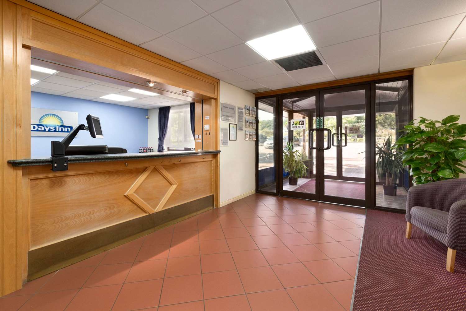 Days Inn by Wyndham Southampton Rownhams 3/10
