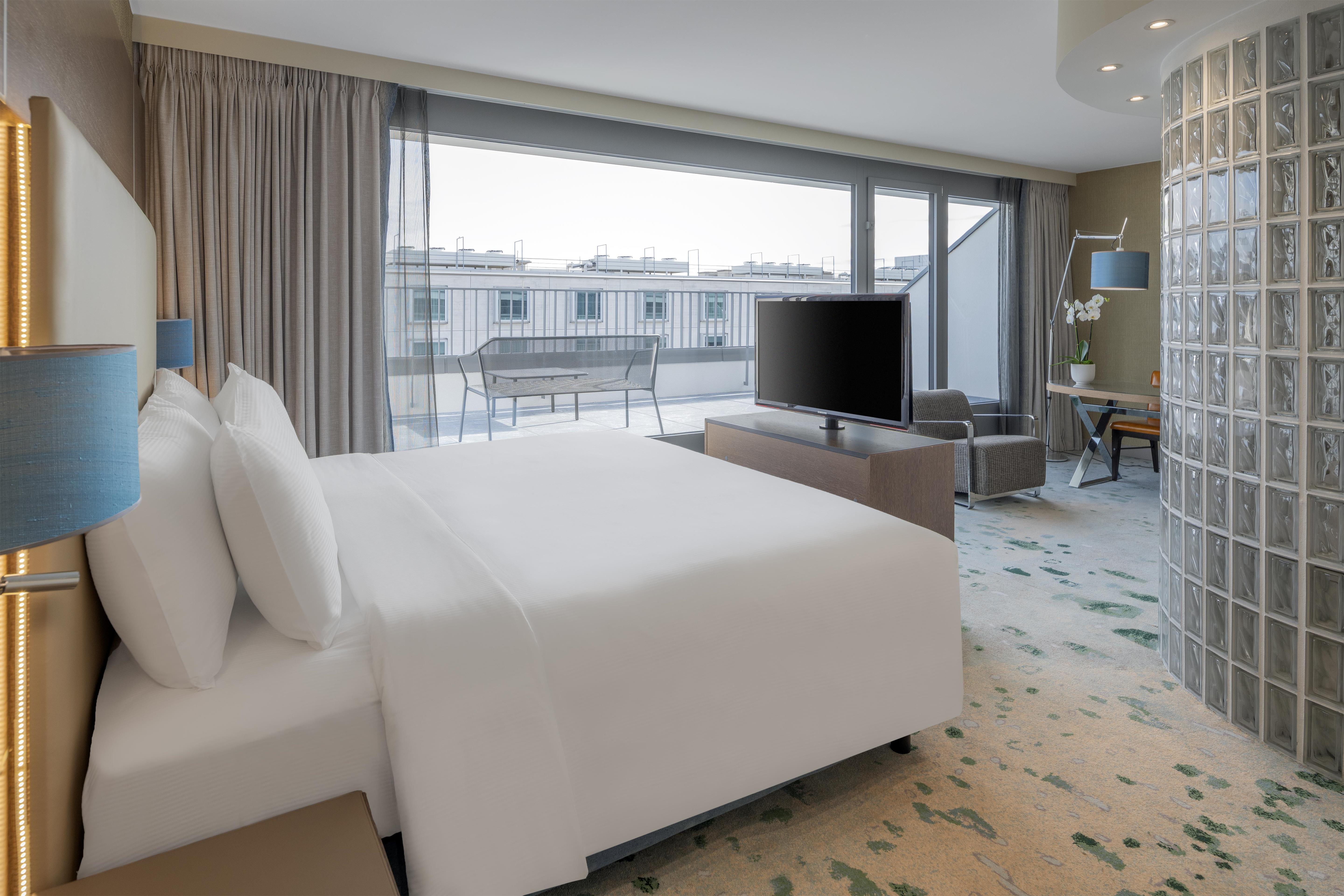Deluxe, Suite, King Bed
