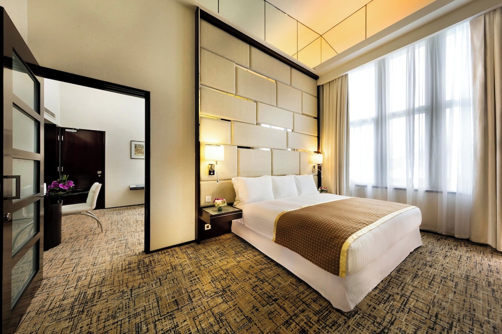 Regal Airport Hotel 20/67