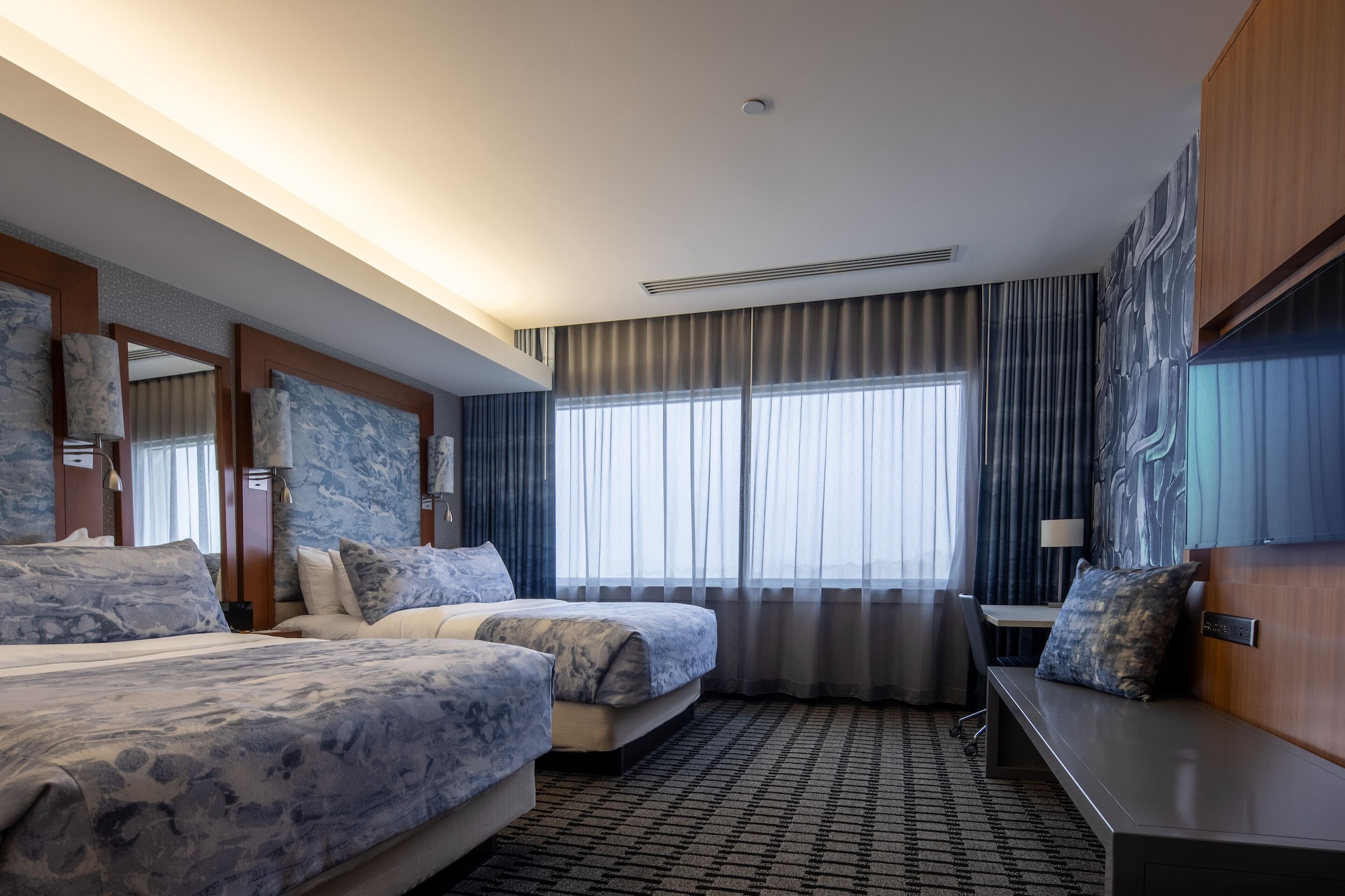 STANDARD, 2 QUEEN BEDS