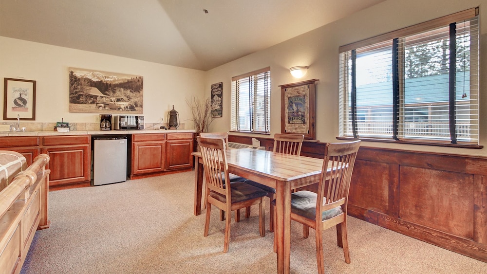 Eagle Fire Lodge Cabins 58/75