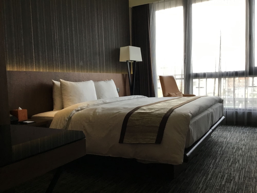 Hotel In 23/52