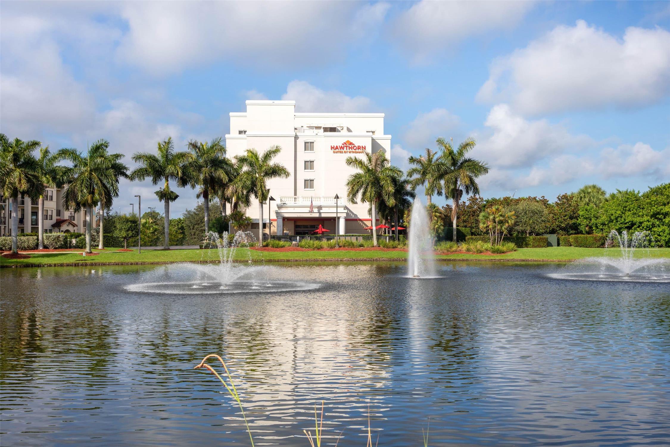 Hawthorn Suites by Wyndham West Palm Beach 52/53