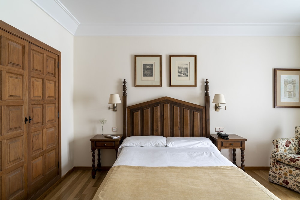 Parador De Vilalba 10/50