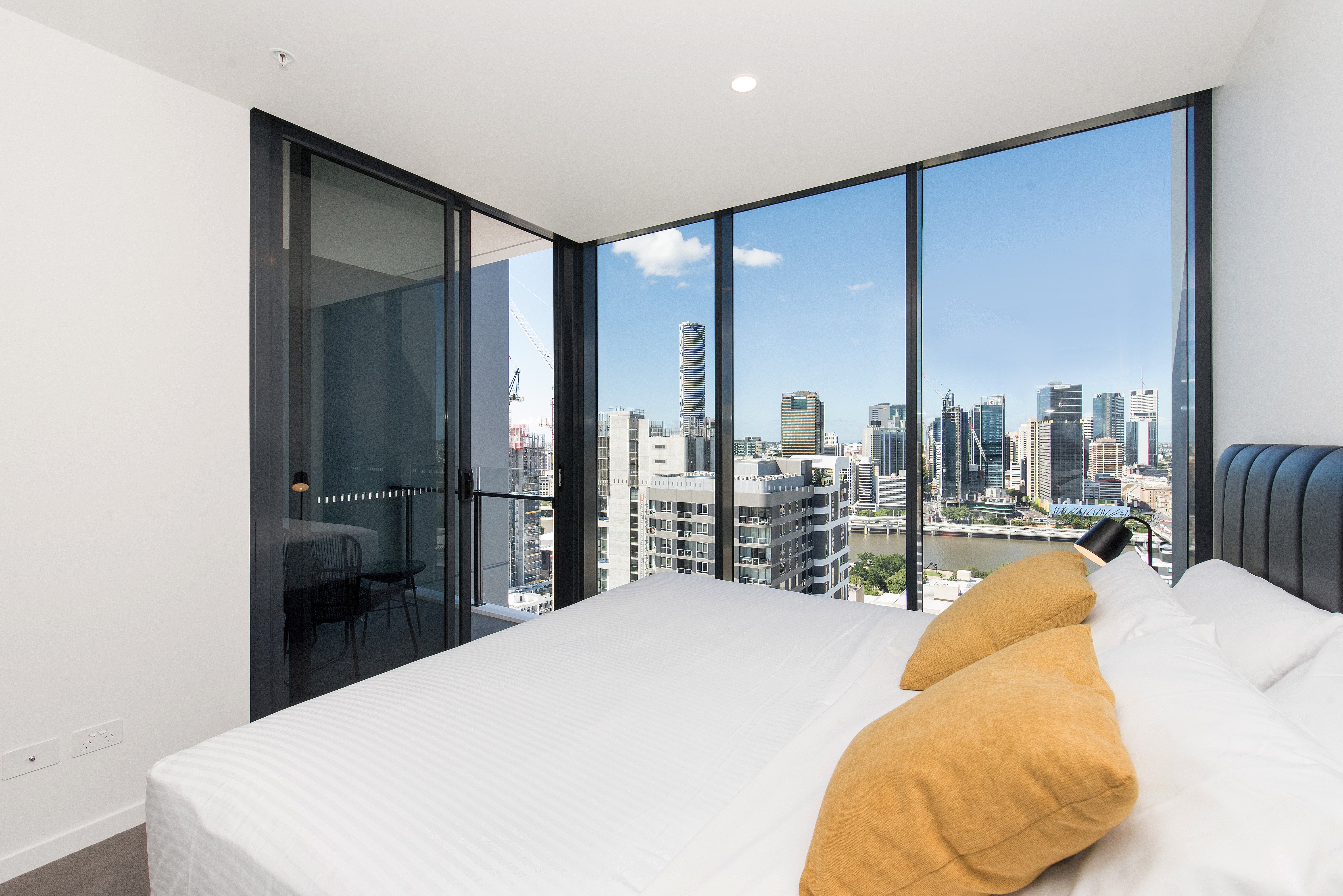 1 BEDROOM, APARTMENT, CITY VIEW