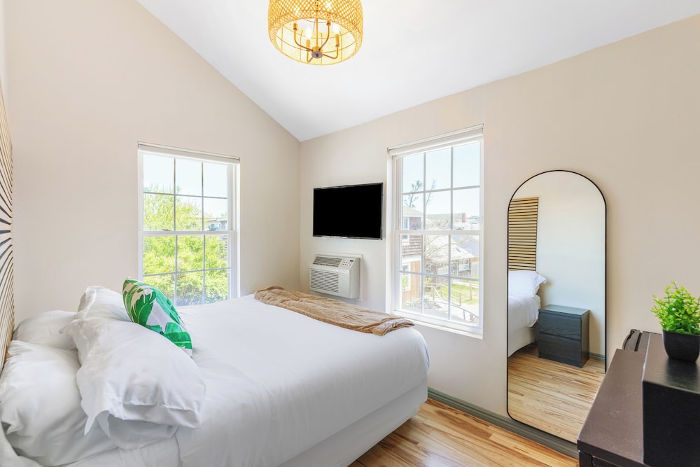 Economy, King Bed