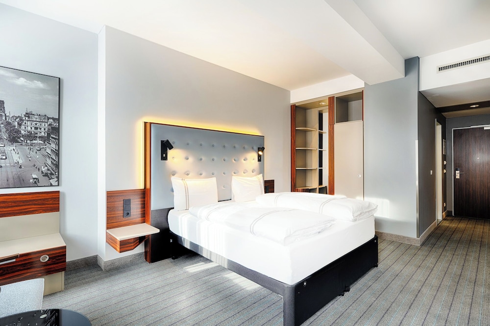 غرفة قياسية بسريرين منفصلين، Premier Inn Cologne City Mediapark Hotel 2/5