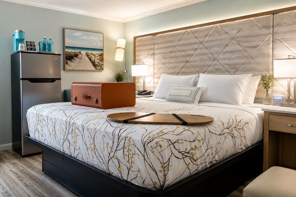غرفة بسرير كوين مع أريكة، Outer Banks Inn 2/10