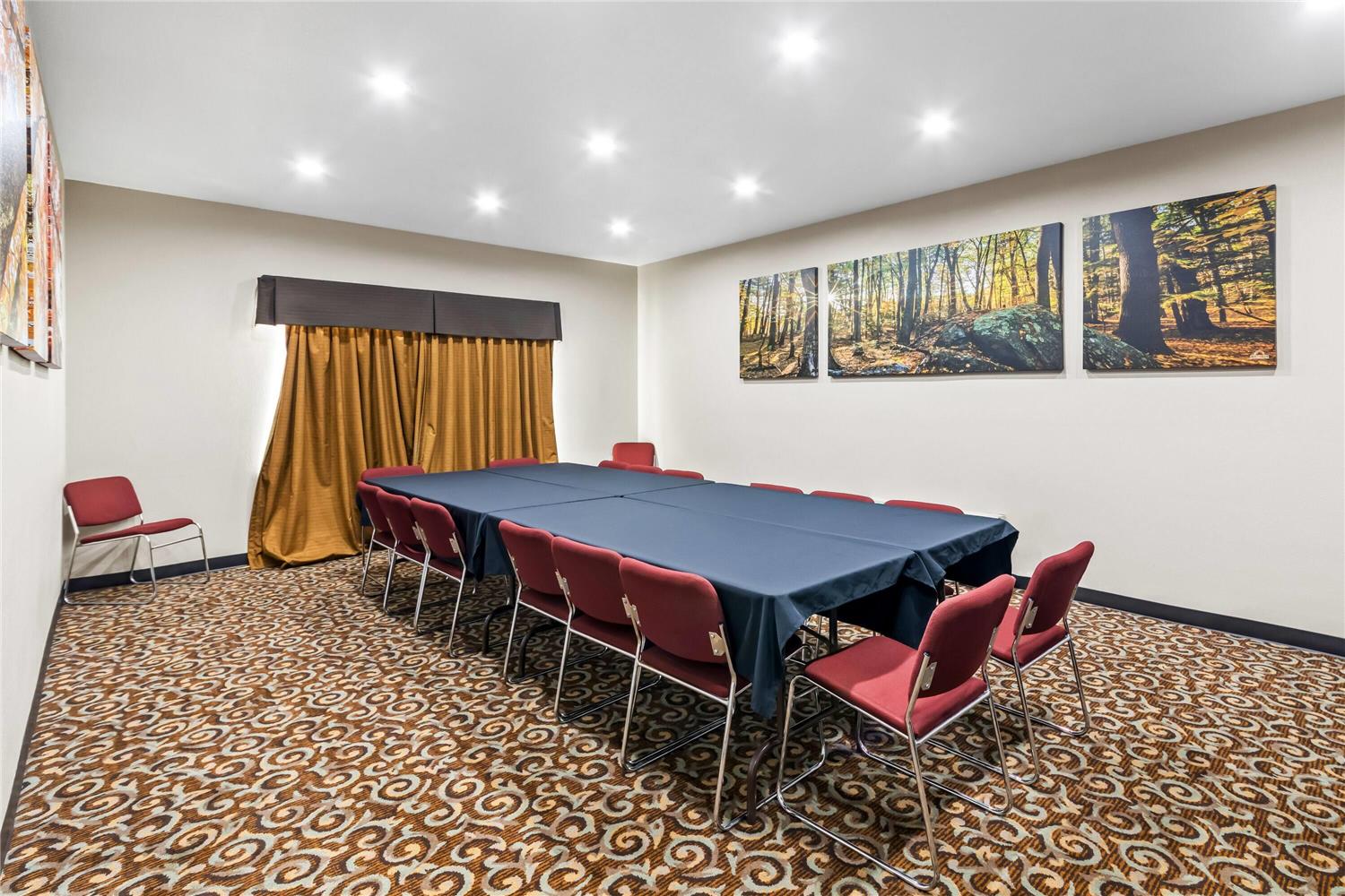 Days Inn by Wyndham Rockdale Texas 5/16