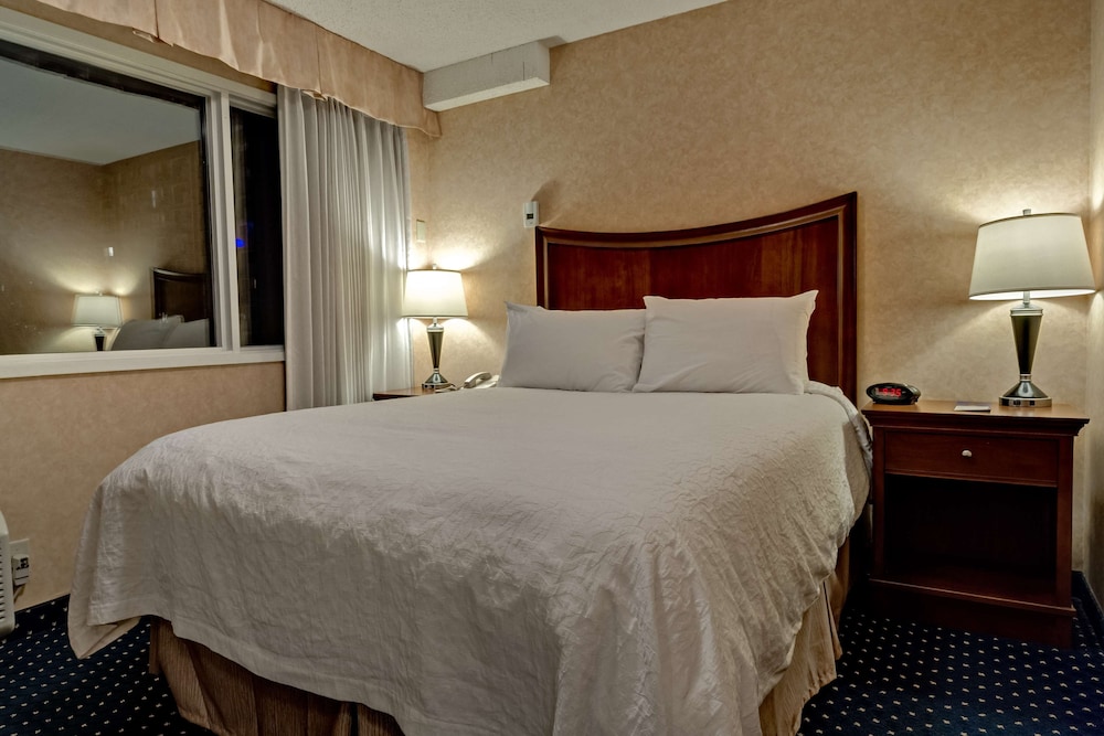 Best Western Plus Suites Downtown 19/42