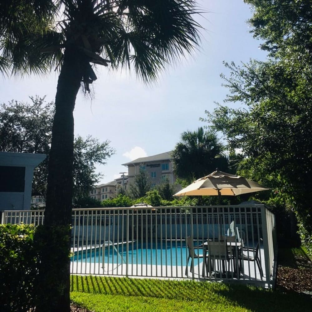 Best Western Plus Universal Inn 3/46