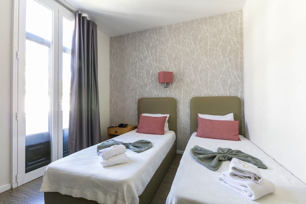 Cristal Guest House 36/63