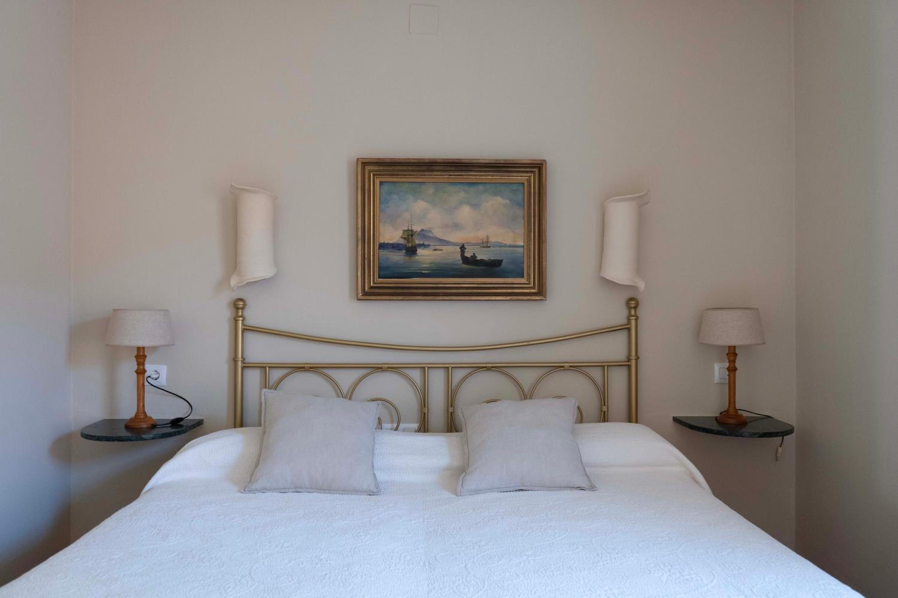 2 Bedrooms, Apartment