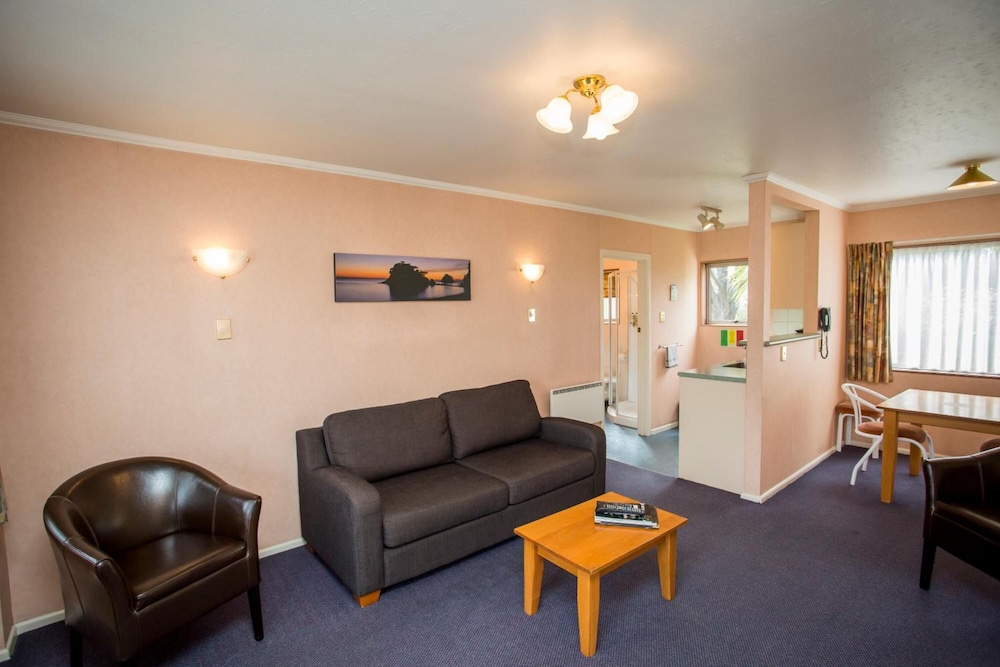 Parklands Motor Lodge 40/65