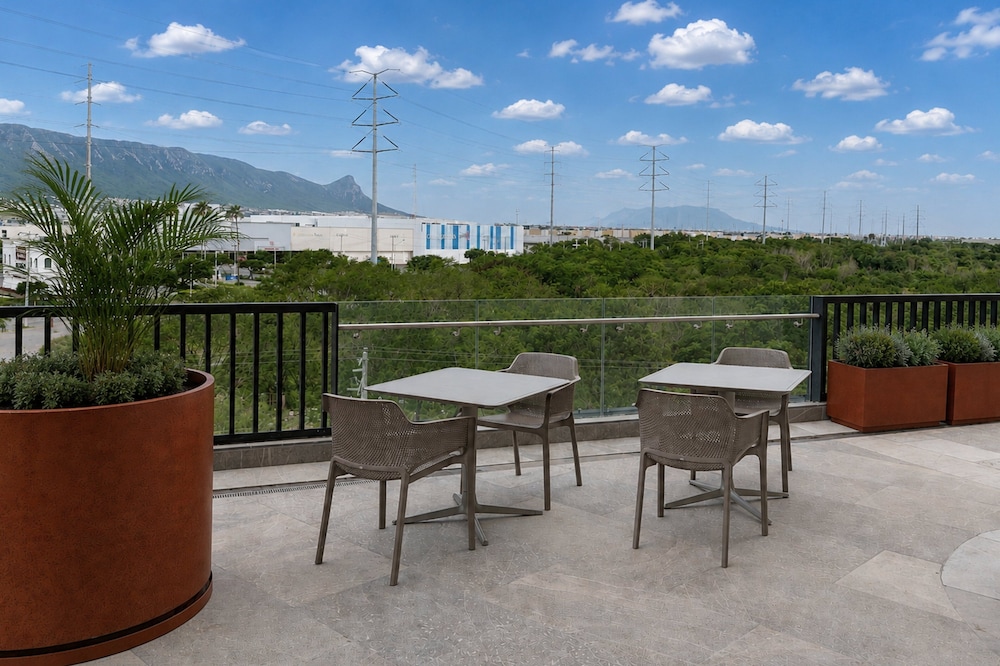 Holiday Inn Express And Suites Monterrey Sendero, San Nicolas de los Garza 35/50